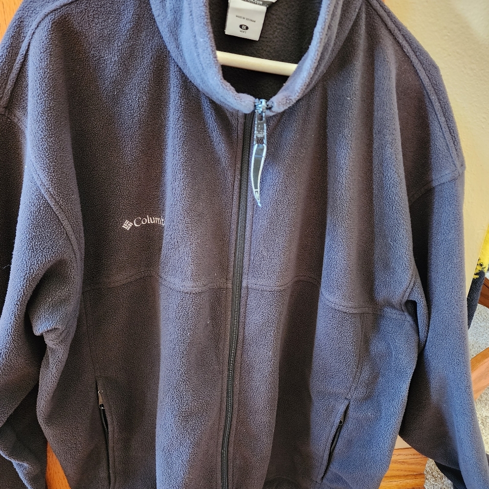Men's Columbia fleece zip-up jacket